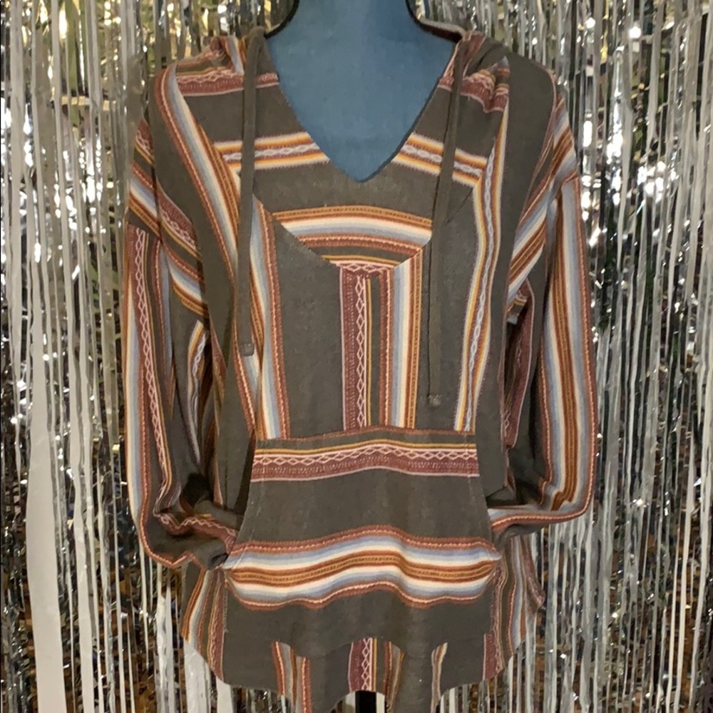 New, Soft hooded longsleeved top with pocket